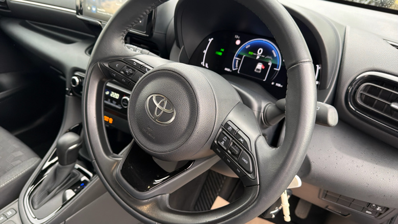 Toyota Yaris 1.5 Hybrid Design 5dr CVT Hybrid Hatchback